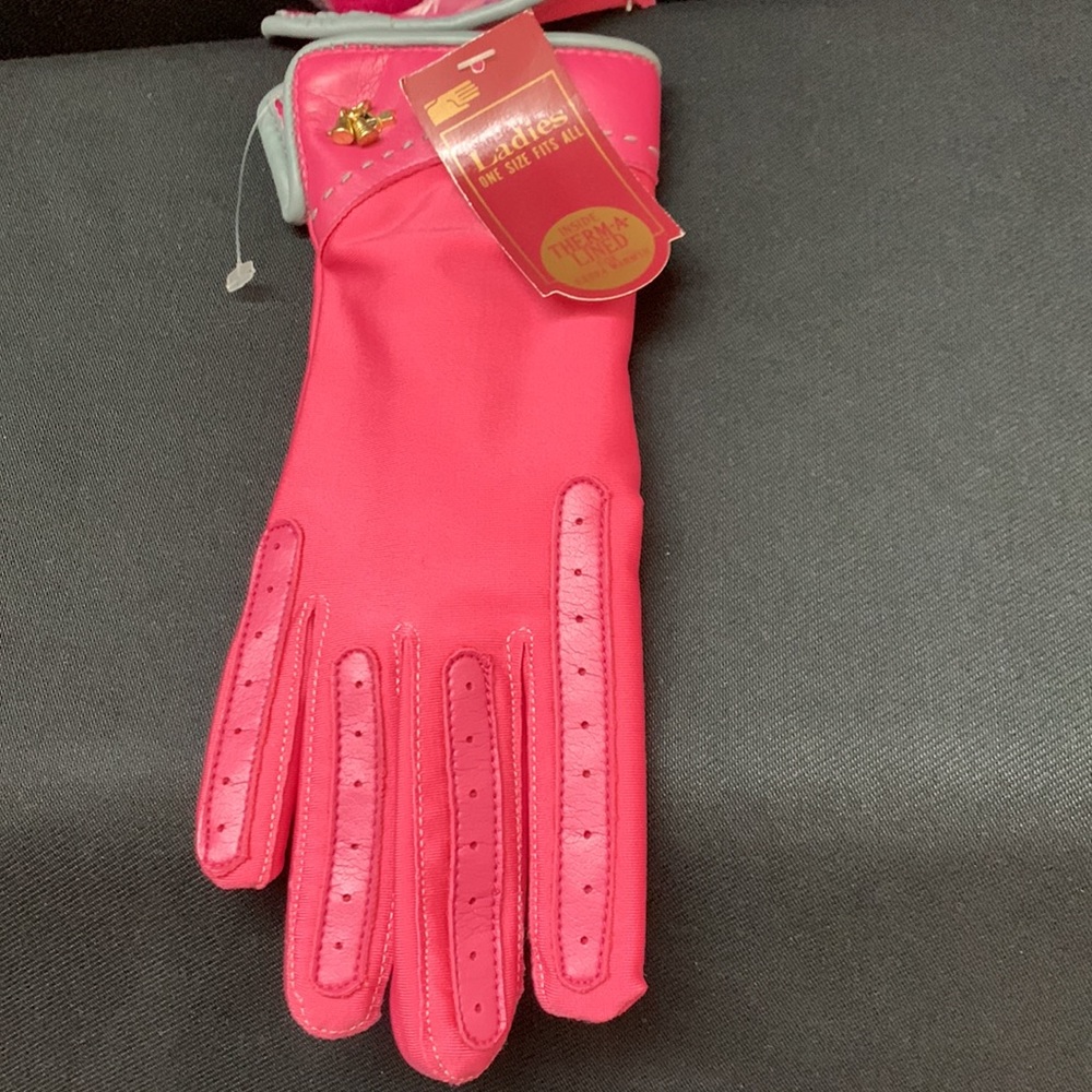Pink gloves - Picture 6 of 12